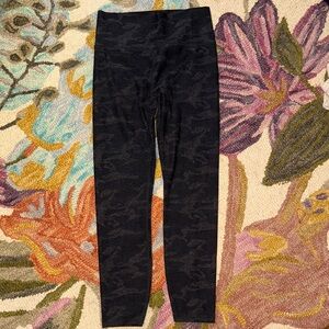 Women’s Vuori Black Camouflage Leggings